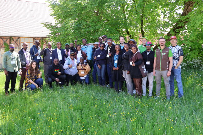 Afrikanische.delegation.führung.szilard.mozes